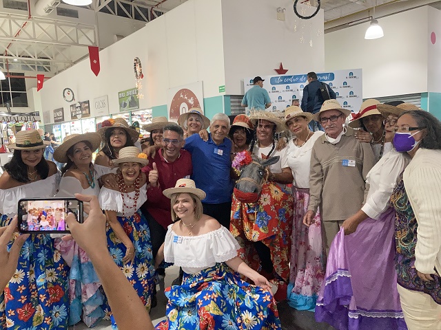 Exitosa presentaci&oacute;n de la "Parranda Mayor" de Asomayor  dirigida por el Profesor Roki Viscu&ntilde;a