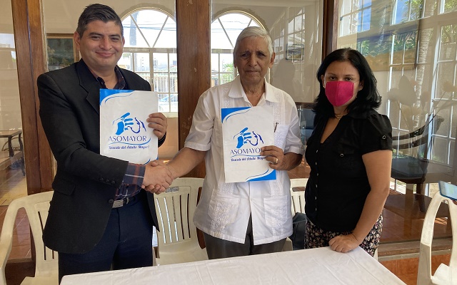 Isla Medical y Asomayor suscriben Convenio de Cooperaci&oacute;n en salud preventiva "M&Aacute;S SALUD A LOS A&Ntilde;OS"